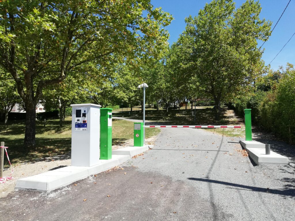Aire Camping Car Park de Castelnau-Montratier
