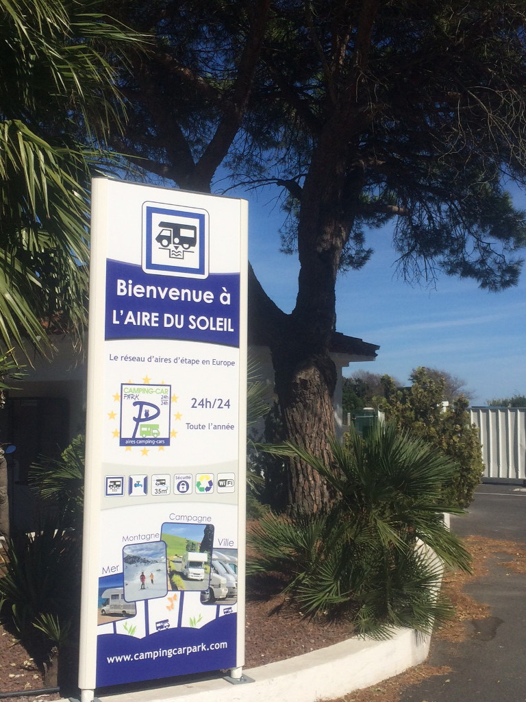 CAMPING CAR PARK AIRE DU SOLEIL